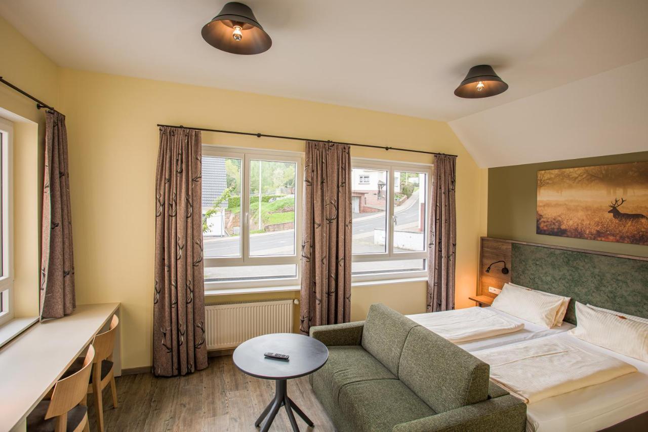 Restaurant Gruener Baum Hotel Leidersbach ภายนอก รูปภาพ