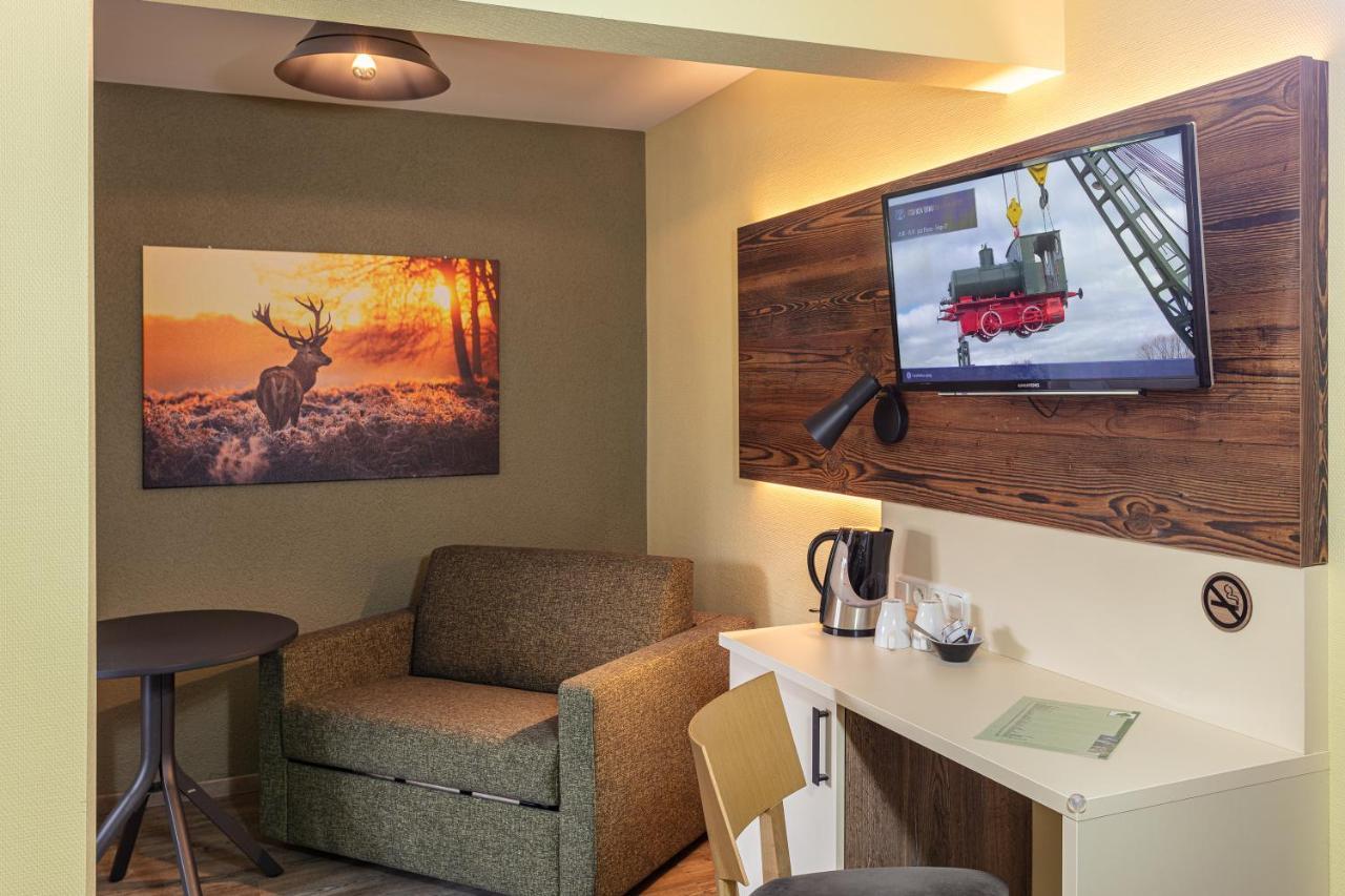 Restaurant Gruener Baum Hotel Leidersbach ภายนอก รูปภาพ