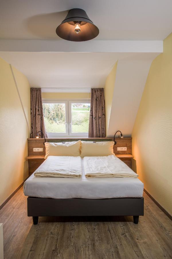 Restaurant Gruener Baum Hotel Leidersbach ภายนอก รูปภาพ