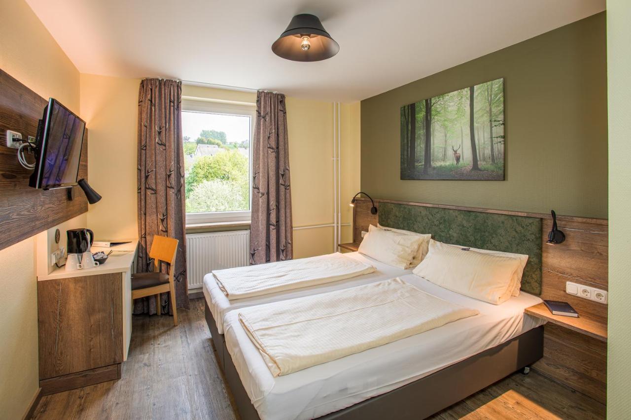 Restaurant Gruener Baum Hotel Leidersbach ภายนอก รูปภาพ