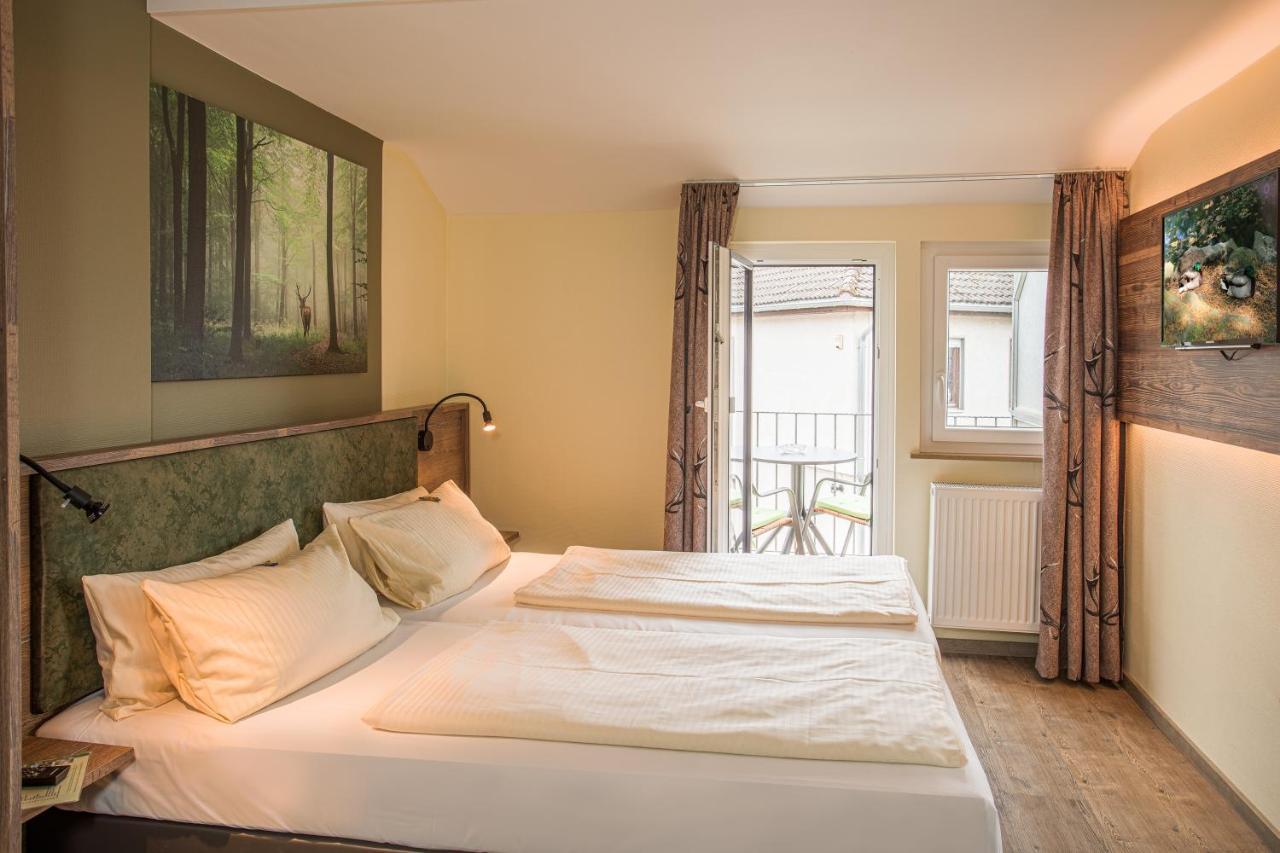 Restaurant Gruener Baum Hotel Leidersbach ภายนอก รูปภาพ