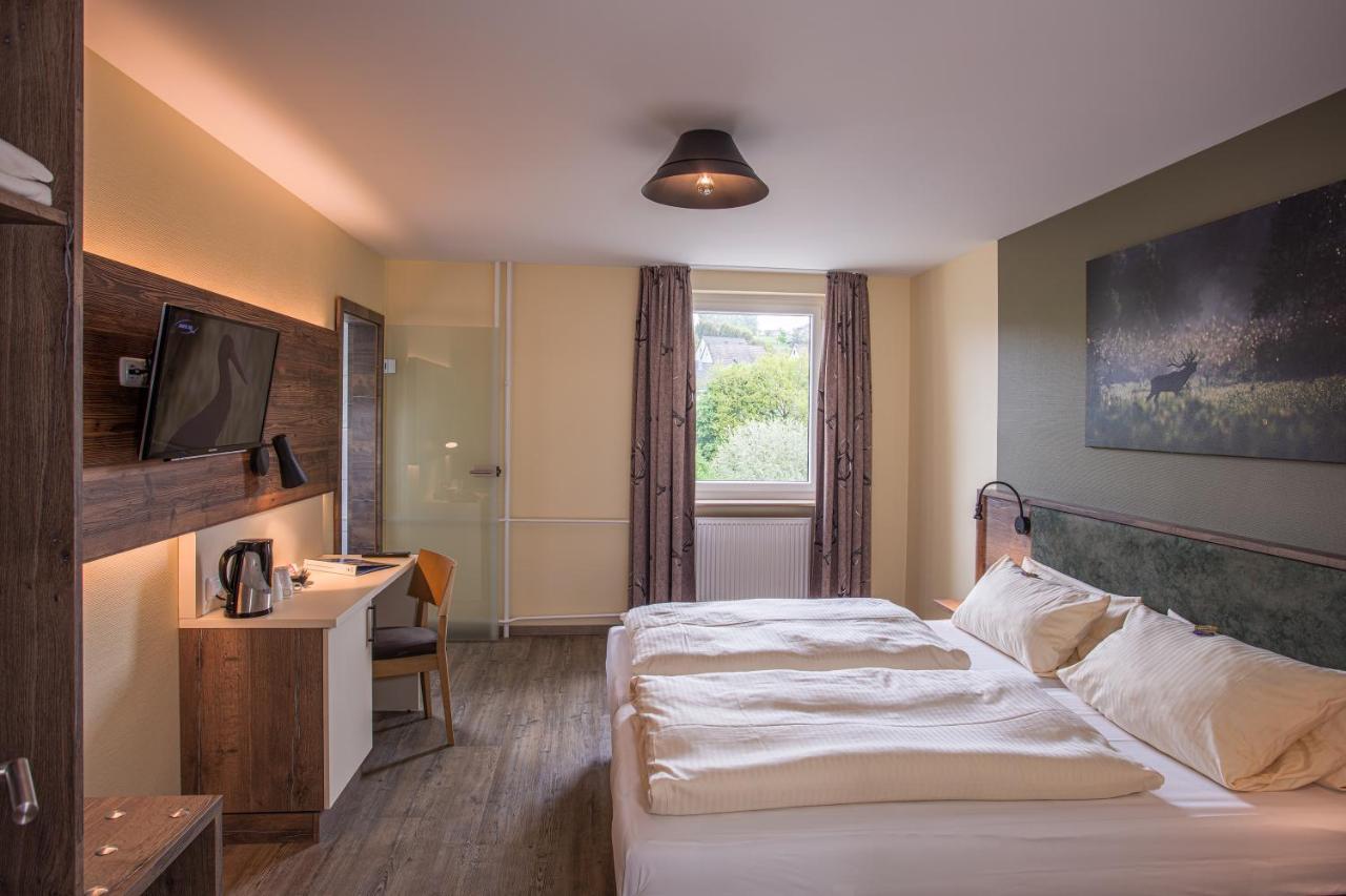 Restaurant Gruener Baum Hotel Leidersbach ภายนอก รูปภาพ